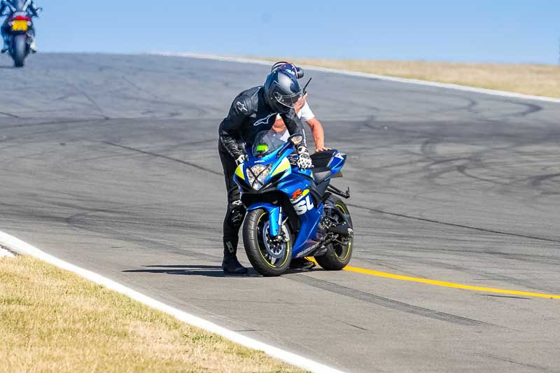 donington no limits trackday;donington park photographs;donington trackday photographs;no limits trackdays;peter wileman photography;trackday digital images;trackday photos